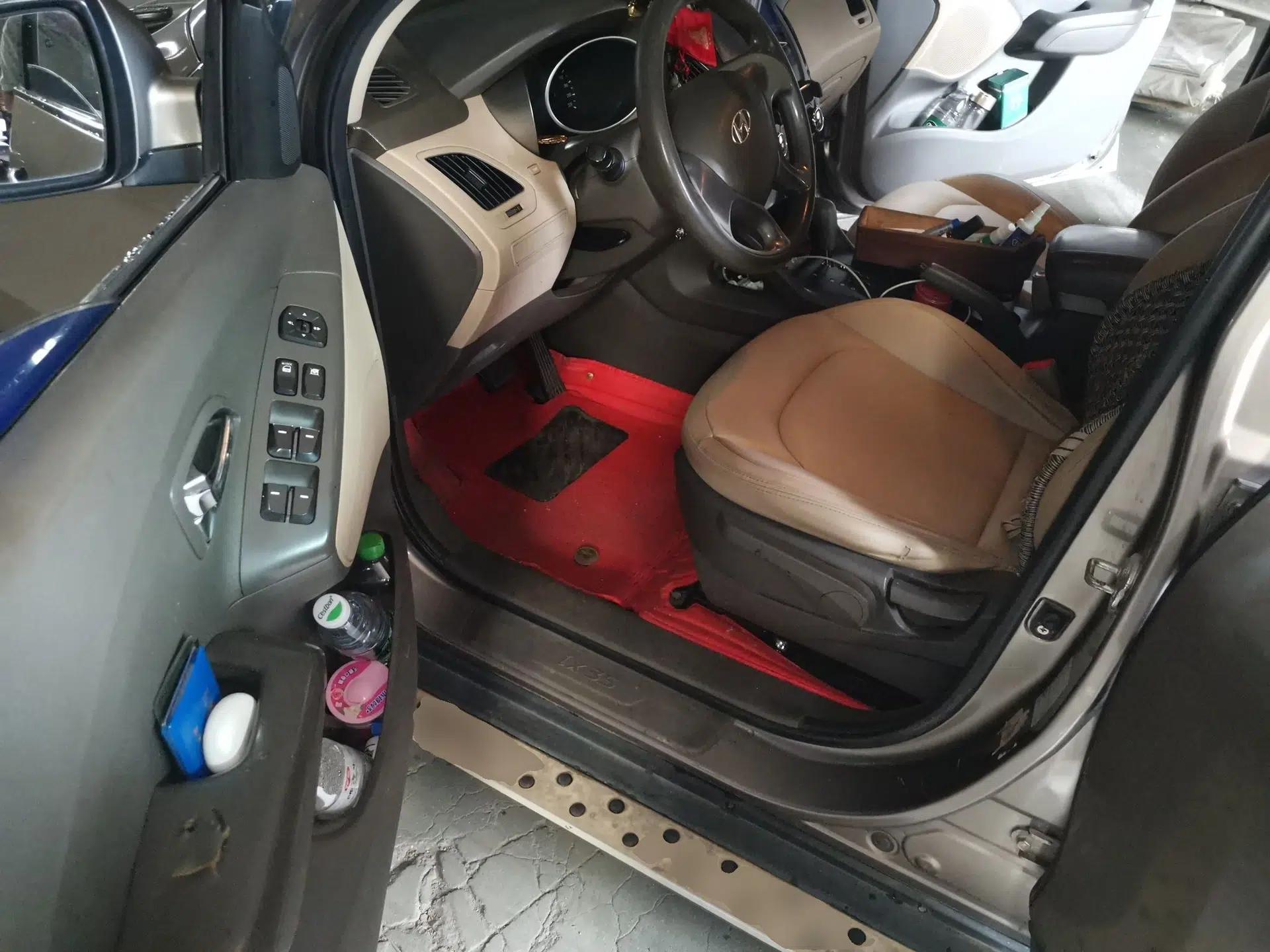 Hyundai ix35 2013 2.0L Automatic 2WD Comfort GL China IV Standard — миниатюра 16