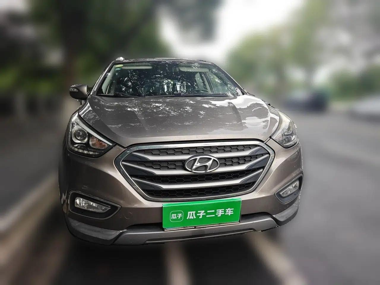Hyundai ix35 2013 2.0L Automatic Two-Wheel Drive Smart GLS China IV Standard — миниатюра 2