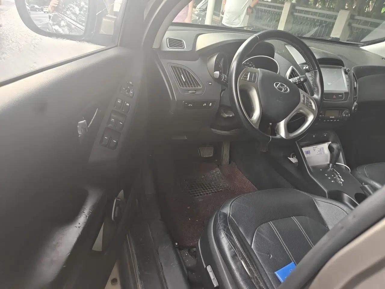 Hyundai ix35 2013 2.0L Automatic Two-Wheel Drive Smart GLS China IV Standard — миниатюра 16