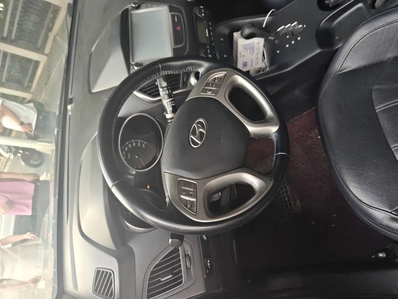 Hyundai ix35 2013 2.0L Automatic Two-Wheel Drive Smart GLS China IV Standard — миниатюра 10