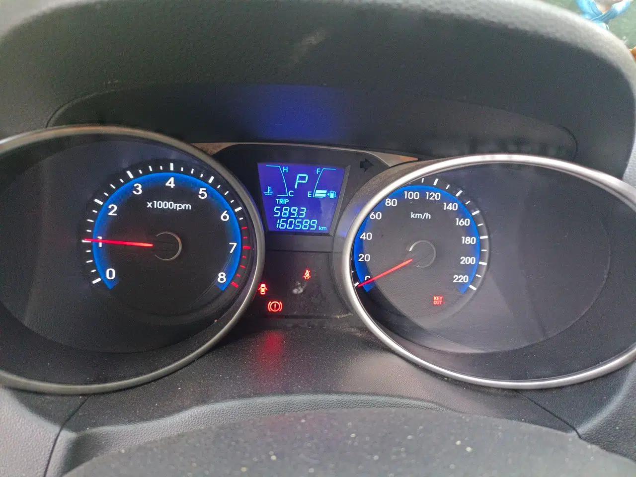 Hyundai ix35 2015 2.0L Automatic 2WD Smart Version China V Standard — миниатюра 11