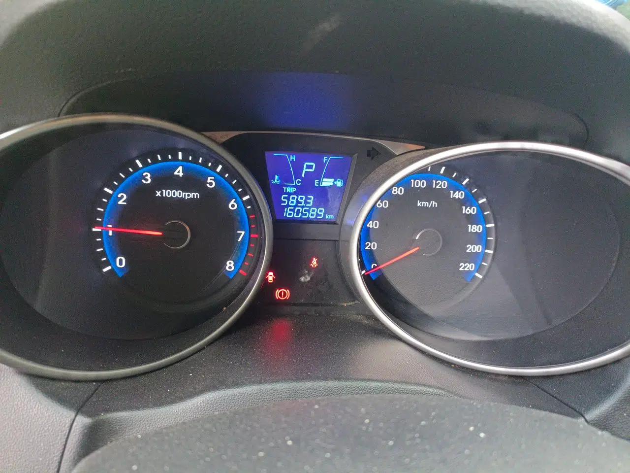 Hyundai ix35 2015 2.0L Automatic 2WD Smart Version China V Standard — миниатюра 12