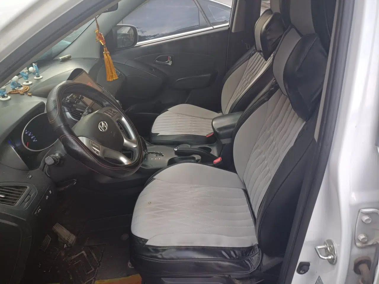 Hyundai ix35 2015 2.0L Automatic 2WD Smart Version China V Standard — миниатюра 15