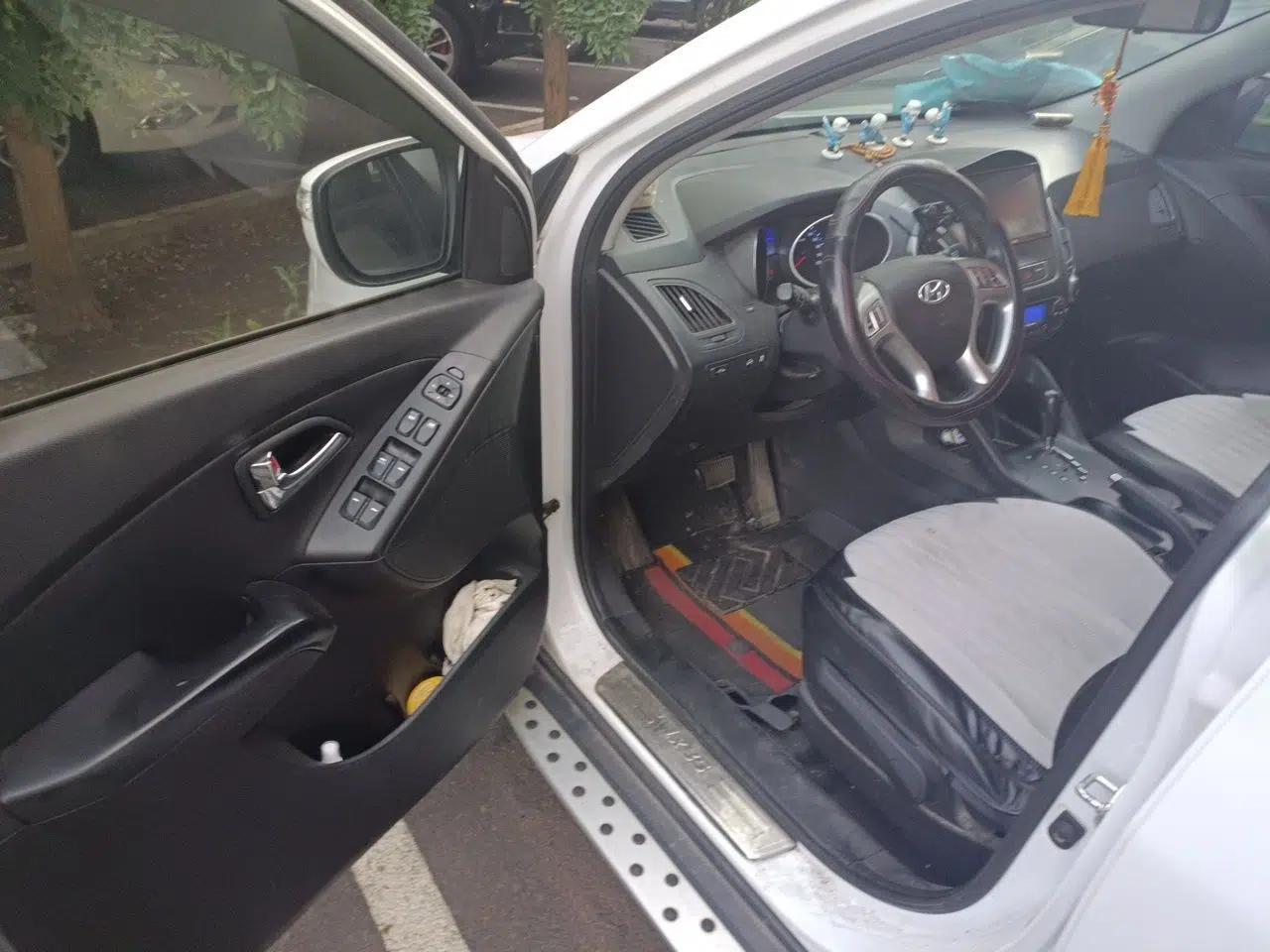 Hyundai ix35 2015 2.0L Automatic 2WD Smart Version China V Standard — миниатюра 16