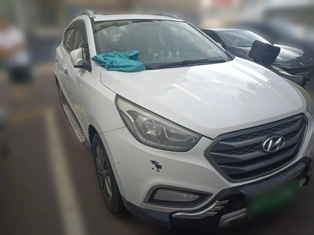 Hyundai ix35 2015 2.0L Automatic 2WD Smart Version China V Standard — миниатюра 3