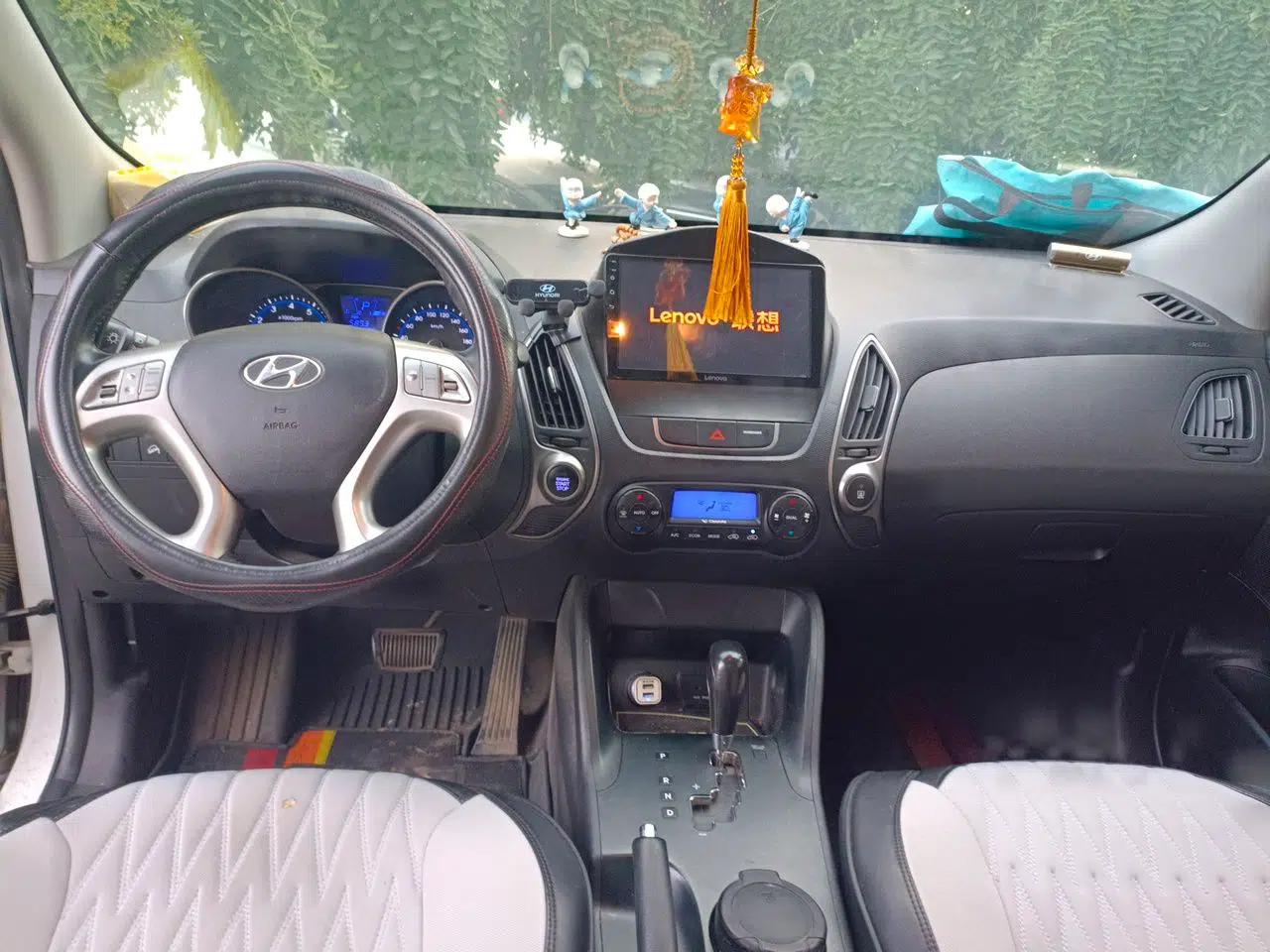 Hyundai ix35 2015 2.0L Automatic 2WD Smart Version China V Standard — миниатюра 9