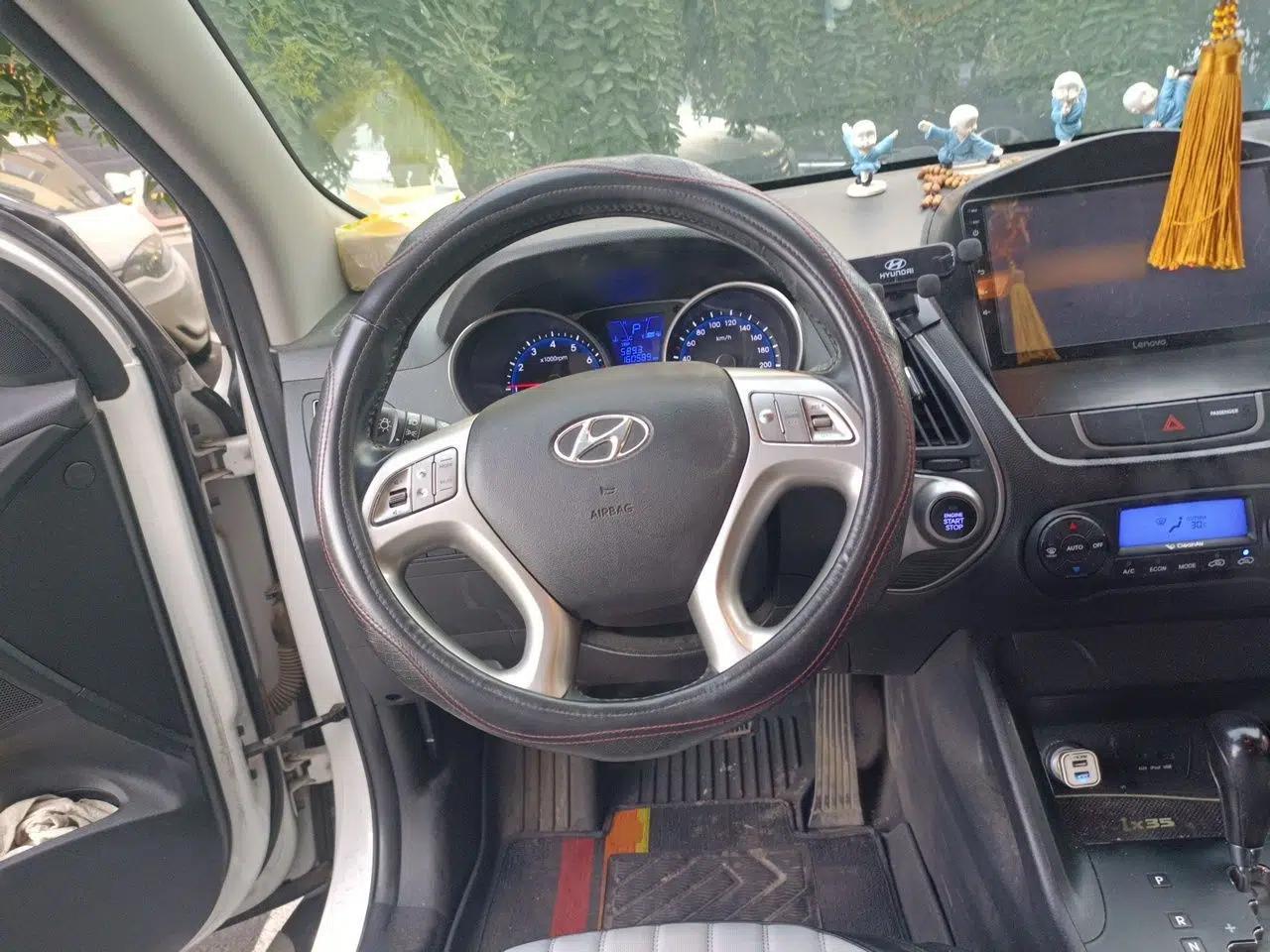 Hyundai ix35 2015 2.0L Automatic 2WD Smart Version China V Standard — миниатюра 10