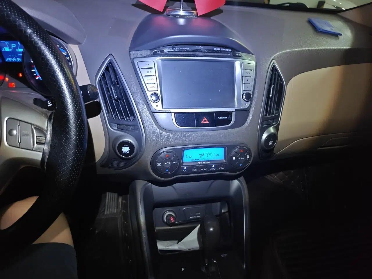 Hyundai ix35 2012 2.0L Automatic Two-Wheel Drive Elite Edition GLS — миниатюра 13