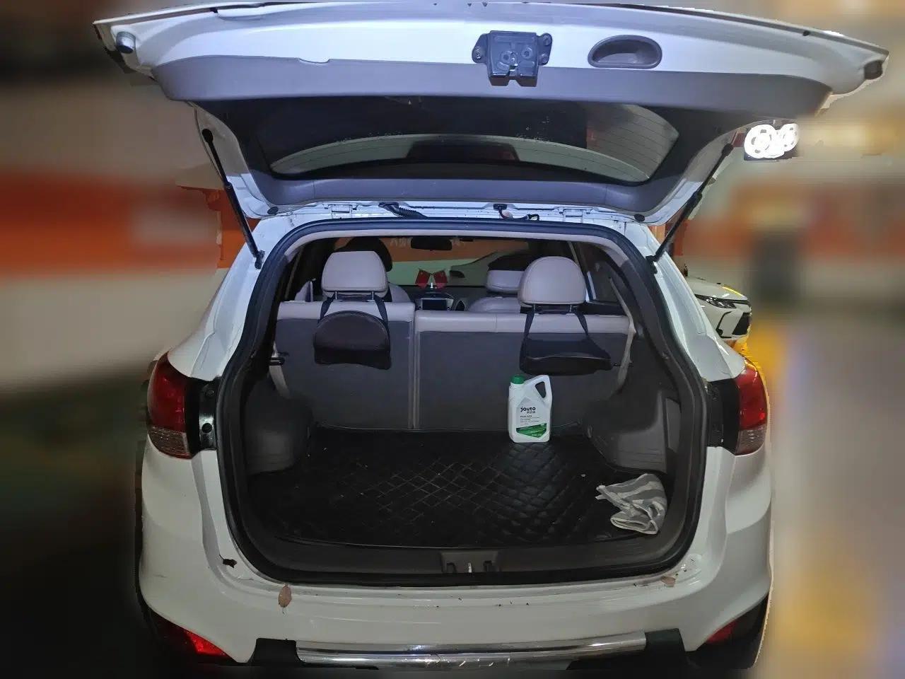 Hyundai ix35 2012 2.0L Automatic Two-Wheel Drive Elite Edition GLS — миниатюра 19