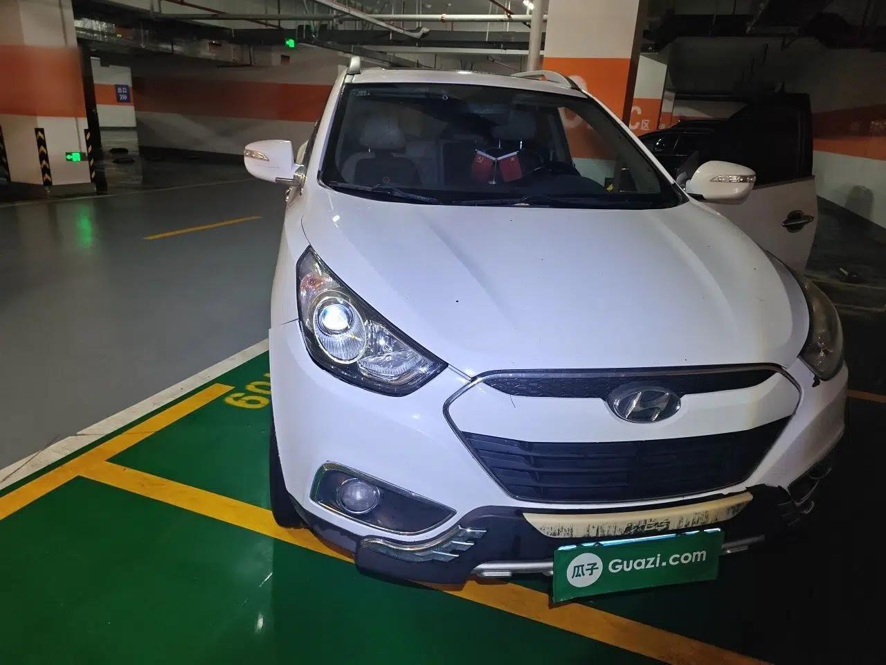 Hyundai ix35 2012 2.0L Automatic Two-Wheel Drive Elite Edition GLS — миниатюра 7