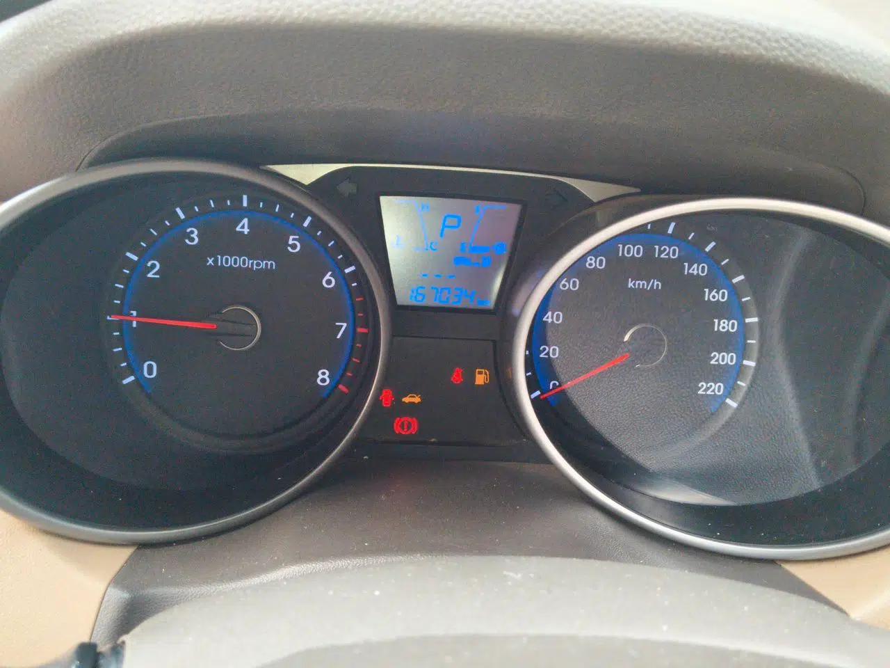 Hyundai ix35 2013 2.0L Automatic 2WD Comfort GL China IV Standard — миниатюра 11