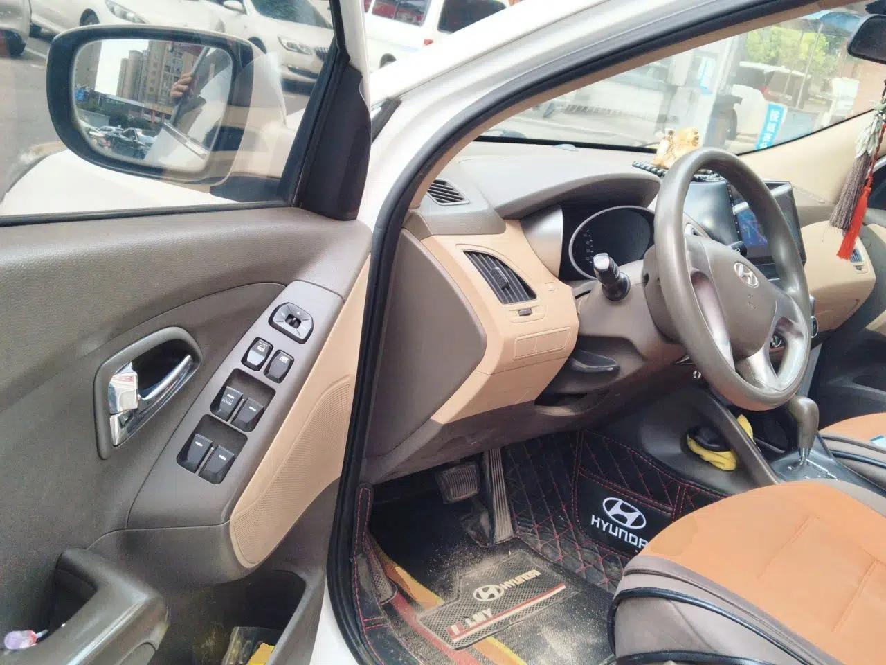 Hyundai ix35 2013 2.0L Automatic 2WD Comfort GL China IV Standard — миниатюра 16