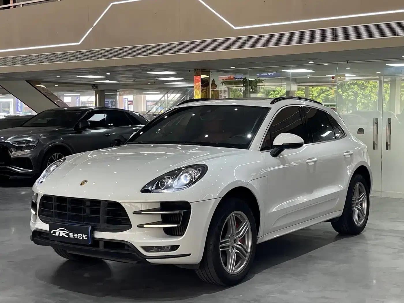 2017 Macan Turbo 3.6T — миниатюра 1