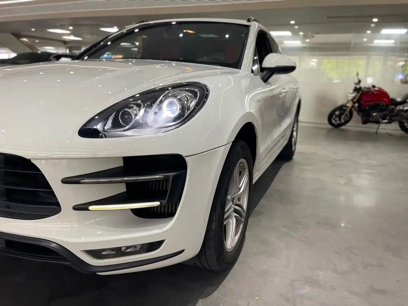 2017 Macan Turbo 3.6T — миниатюра 19