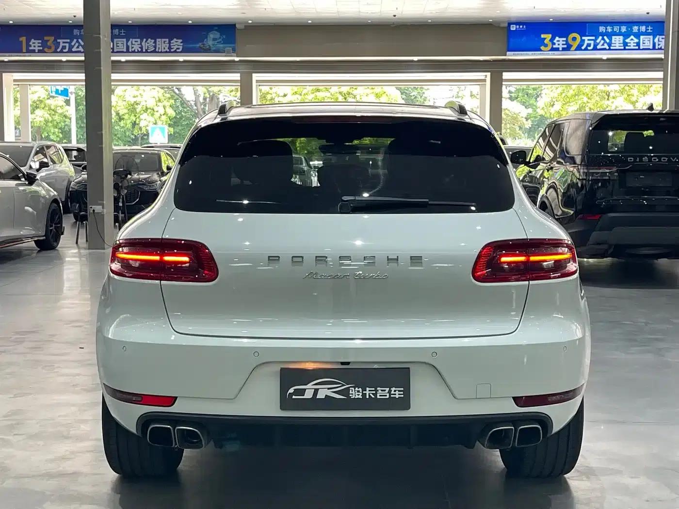 2017 Macan Turbo 3.6T — миниатюра 23