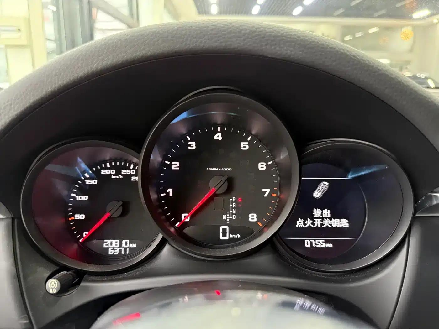 2017 Macan 2.0T — миниатюра 17