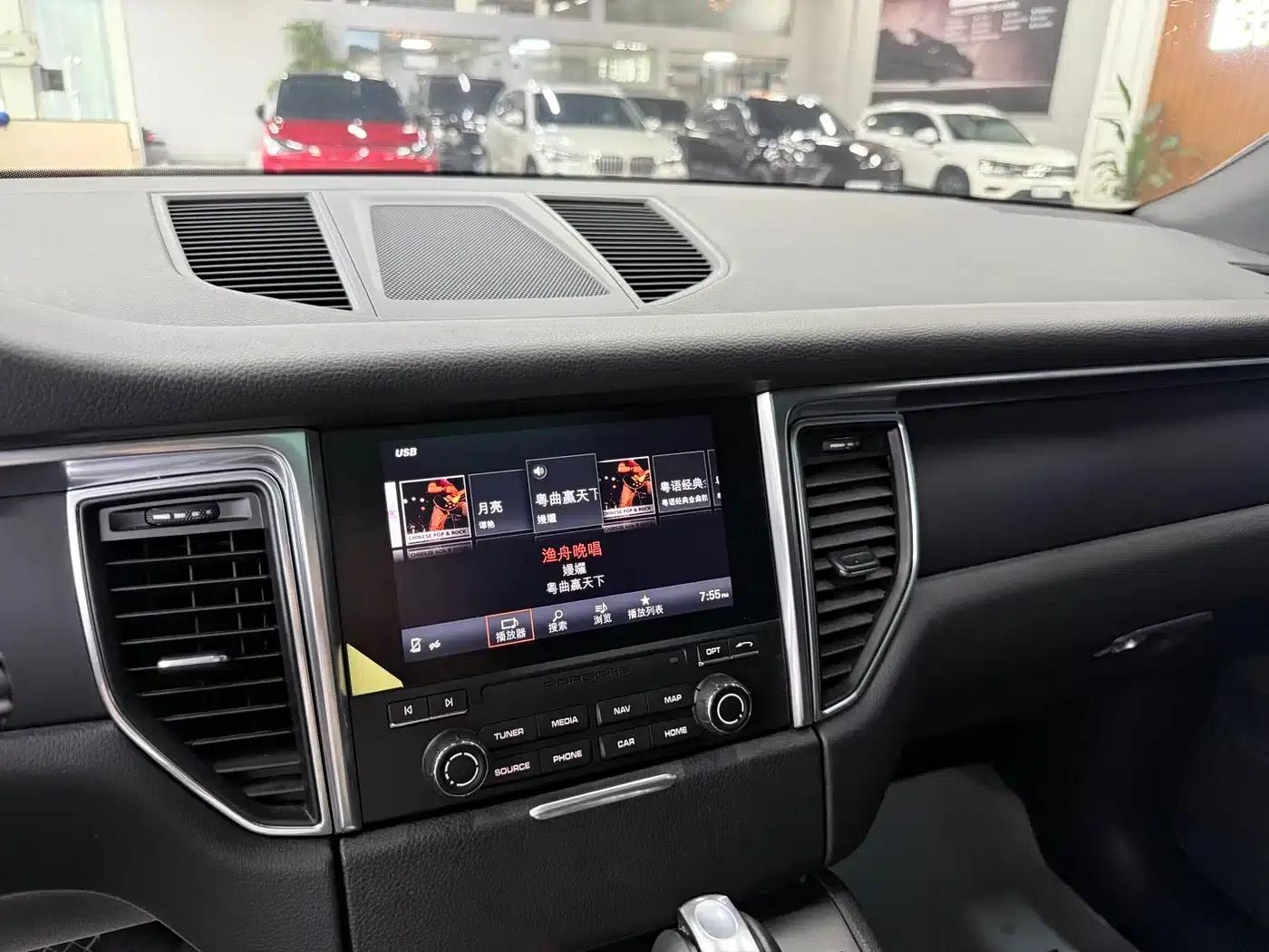 2017 Macan 2.0T — миниатюра 18