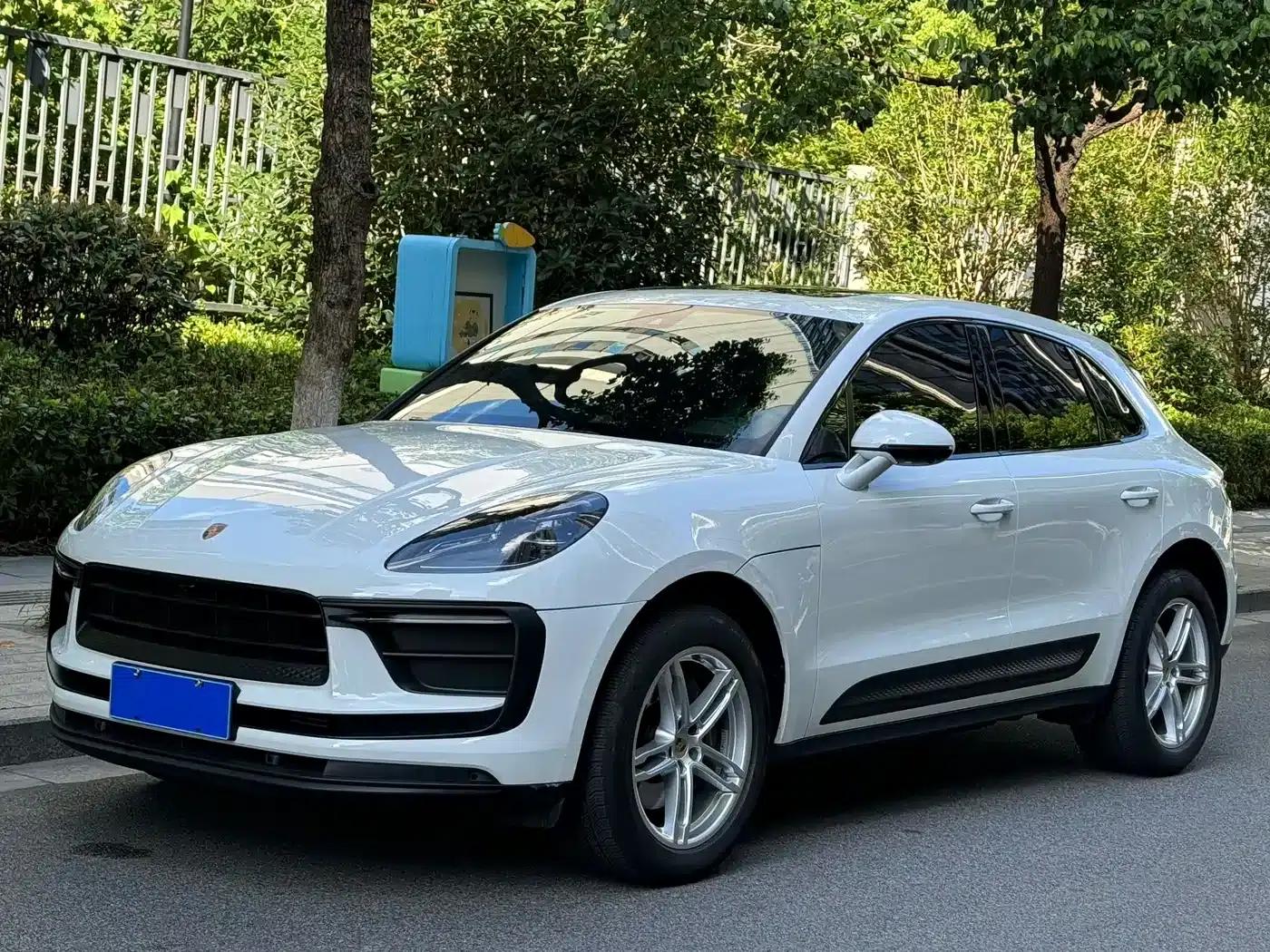 2023 Macan T 2.0T — миниатюра 1