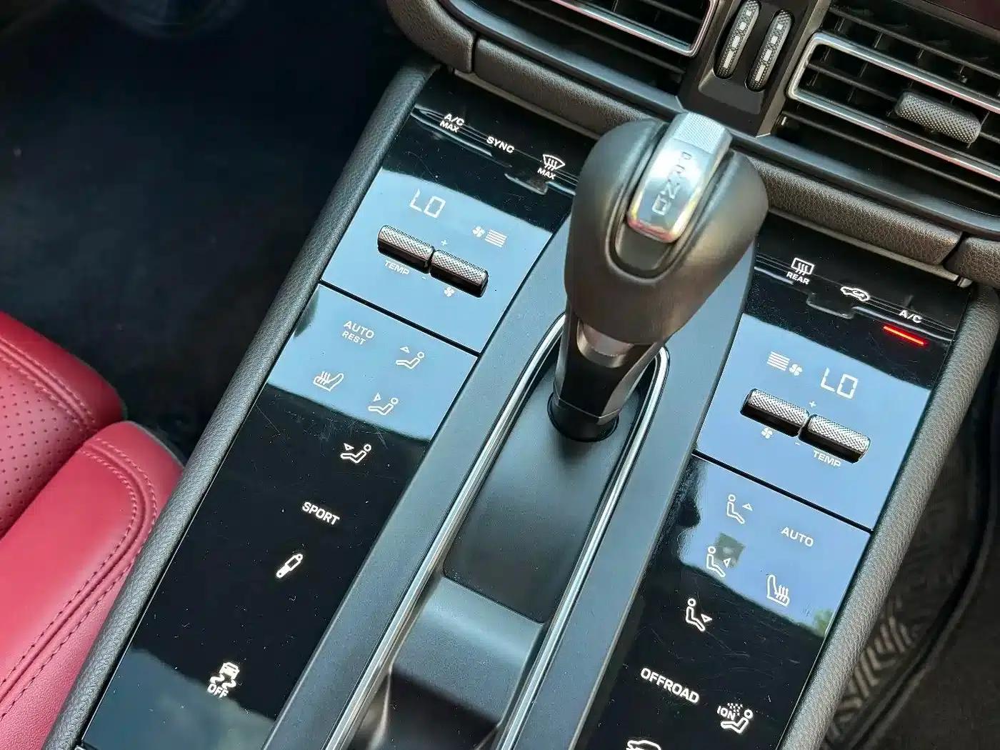 2023 Macan T 2.0T — миниатюра 11