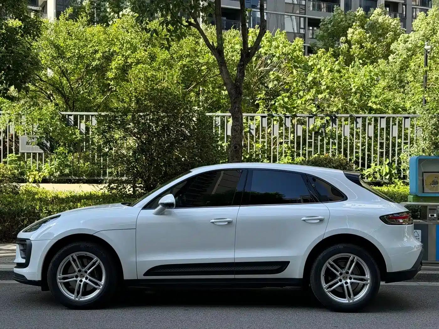 2023 Macan T 2.0T — миниатюра 4