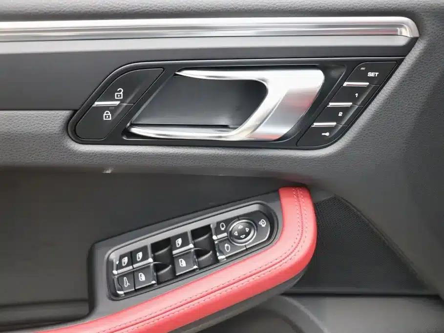 2023 Macan 2.0T — миниатюра 11
