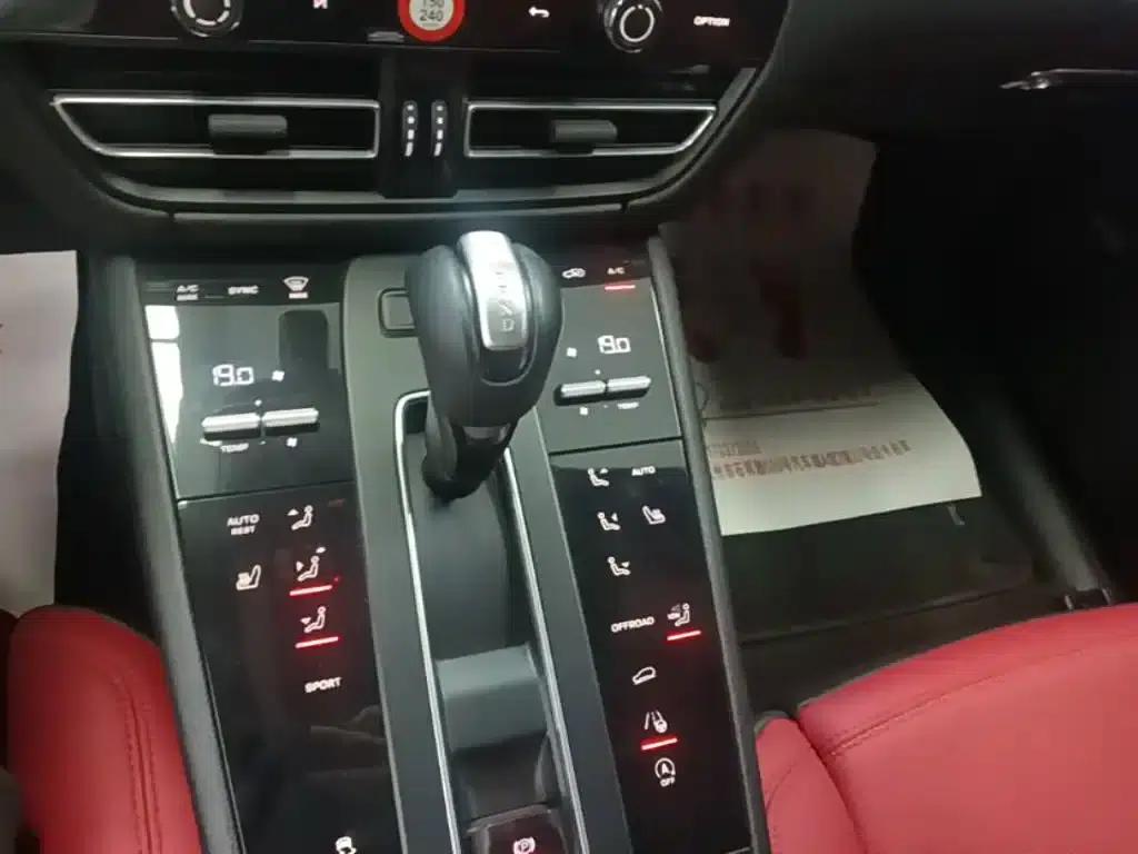 2023 Macan T 2.0T — миниатюра 14