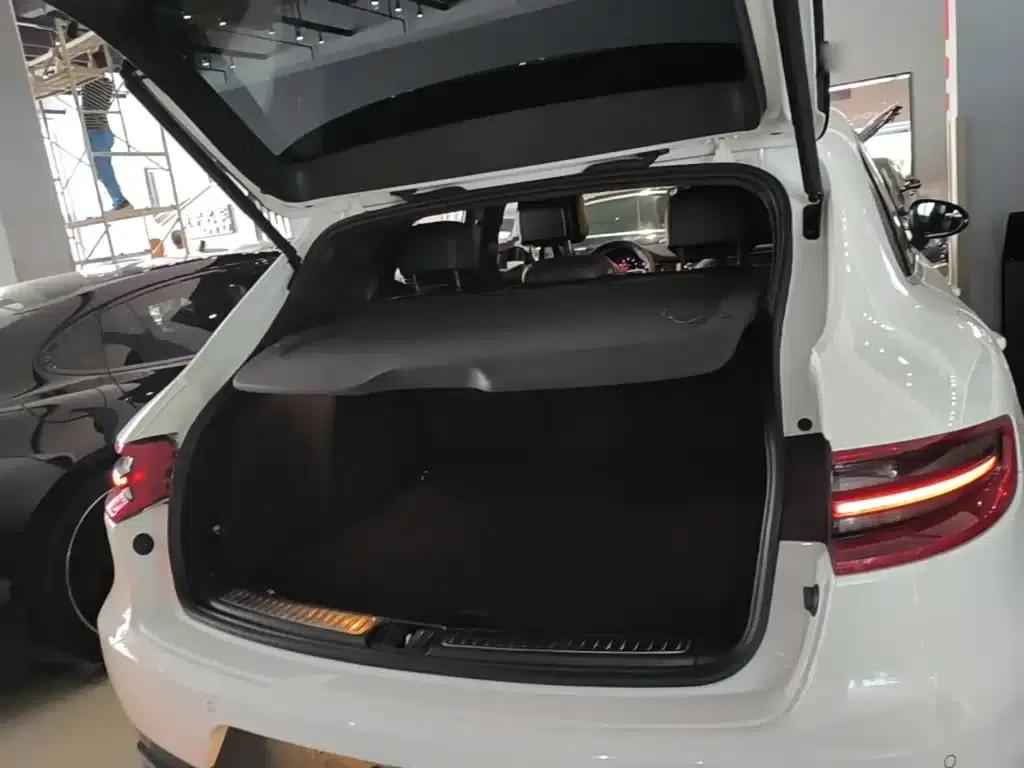 2017 Macan 2.0T — миниатюра 19