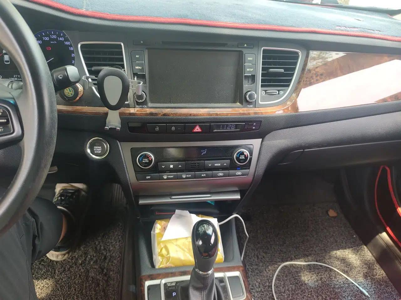 Hyundai Mistra 2014 1.8L Automatic Deluxe DLX Model — миниатюра 13