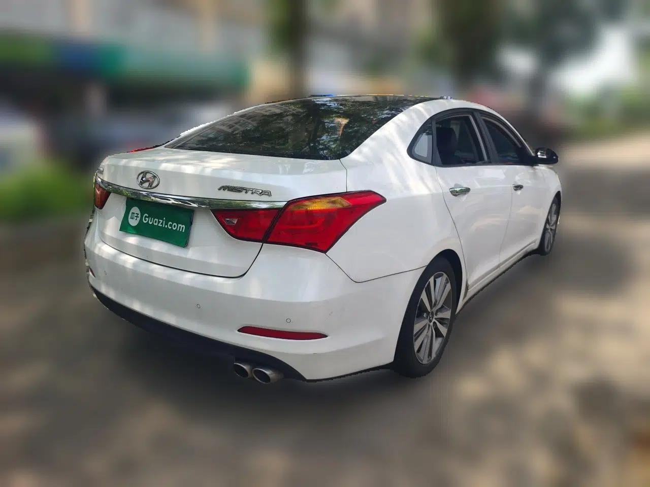 Hyundai Mistra 2014 1.8L Automatic Deluxe DLX Model — миниатюра 6