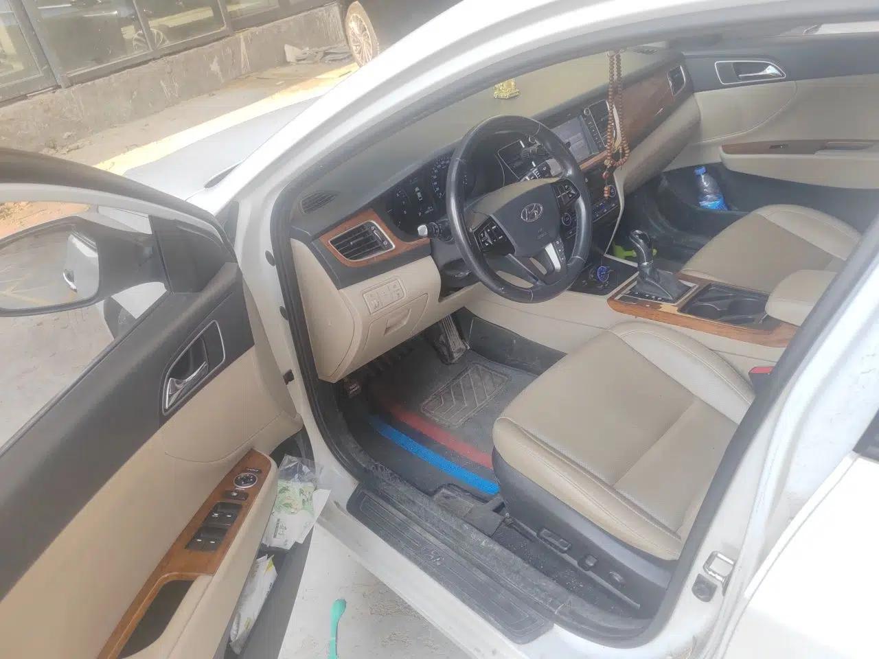 Hyundai Mistra 2014 1.8L Automatic Deluxe DLX Model — миниатюра 16