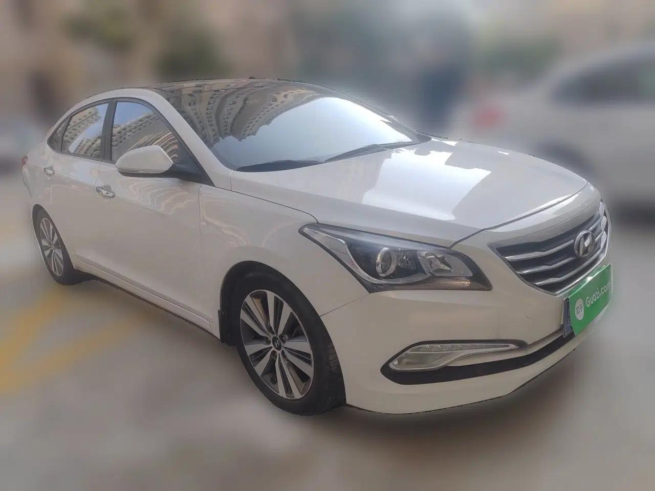 Hyundai Mistra 2014 1.8L Automatic Deluxe DLX Model — миниатюра 3