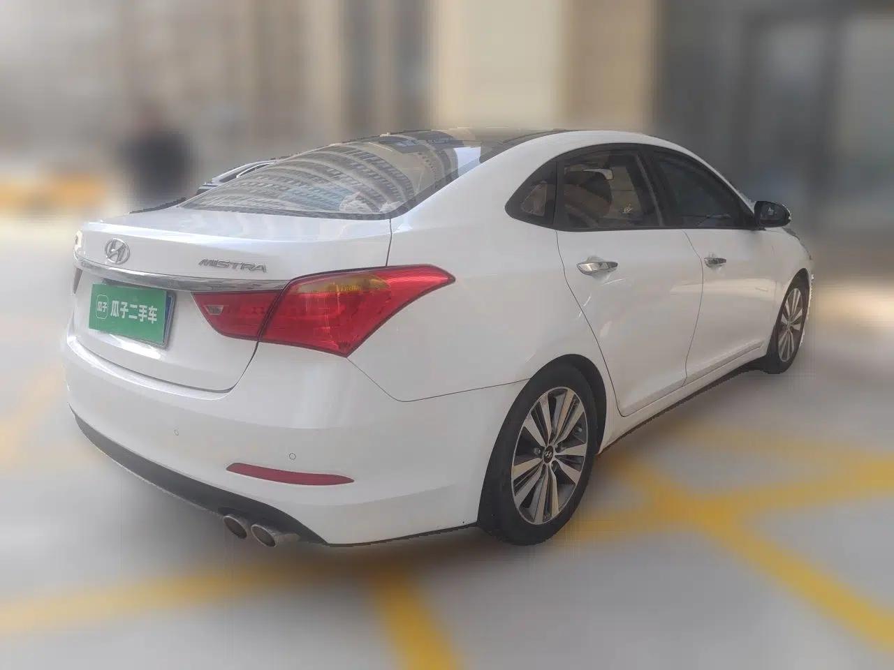 Hyundai Mistra 2014 1.8L Automatic Deluxe DLX Model — миниатюра 6