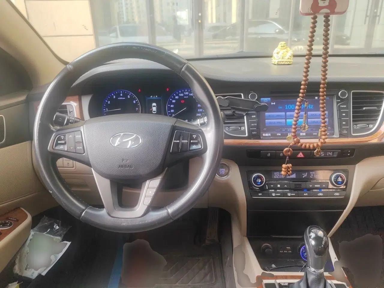 Hyundai Mistra 2014 1.8L Automatic Deluxe DLX Model — миниатюра 10