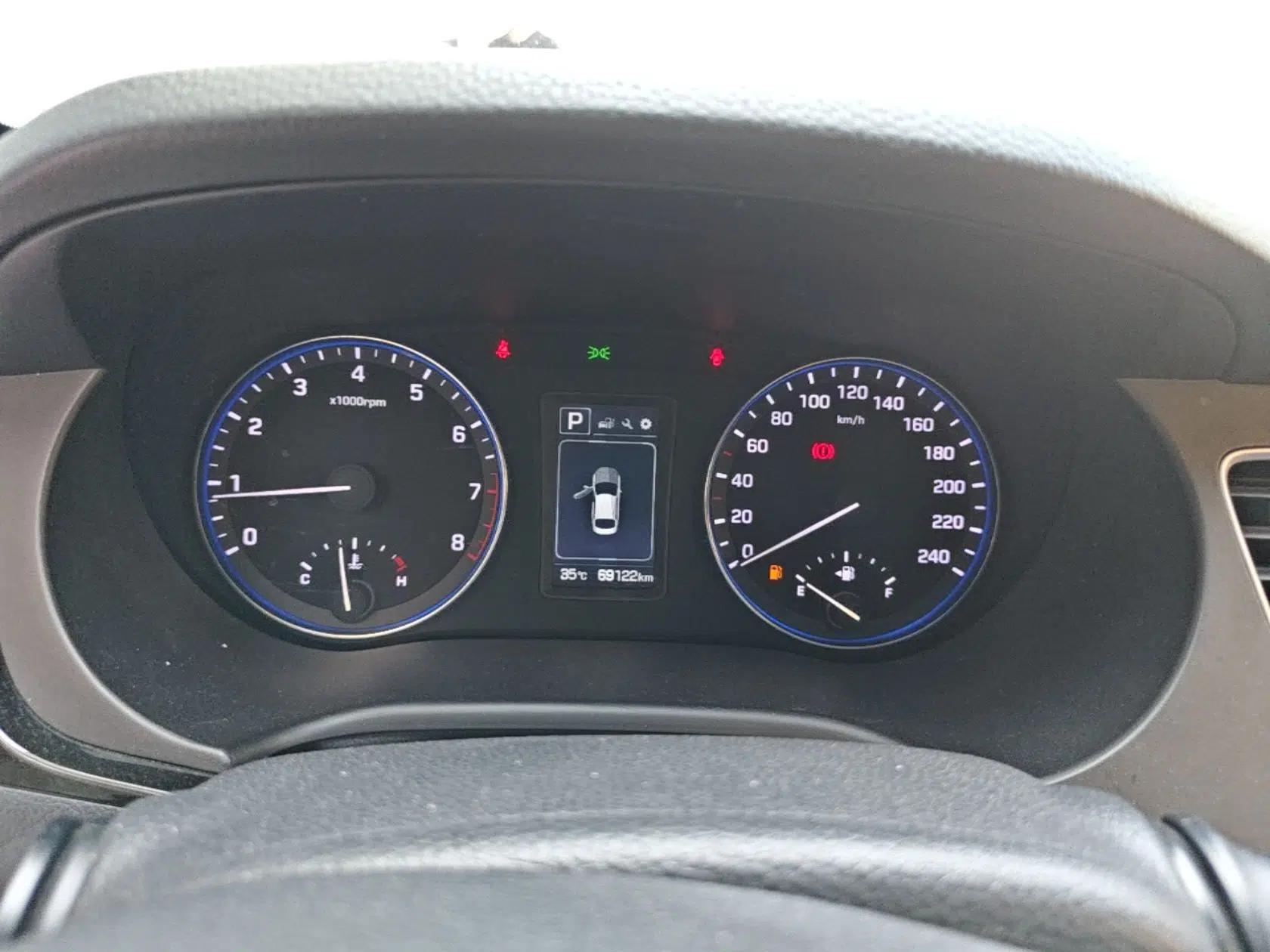 Hyundai Mistra 2016 1.8L Automatic Smart GLS — миниатюра 14