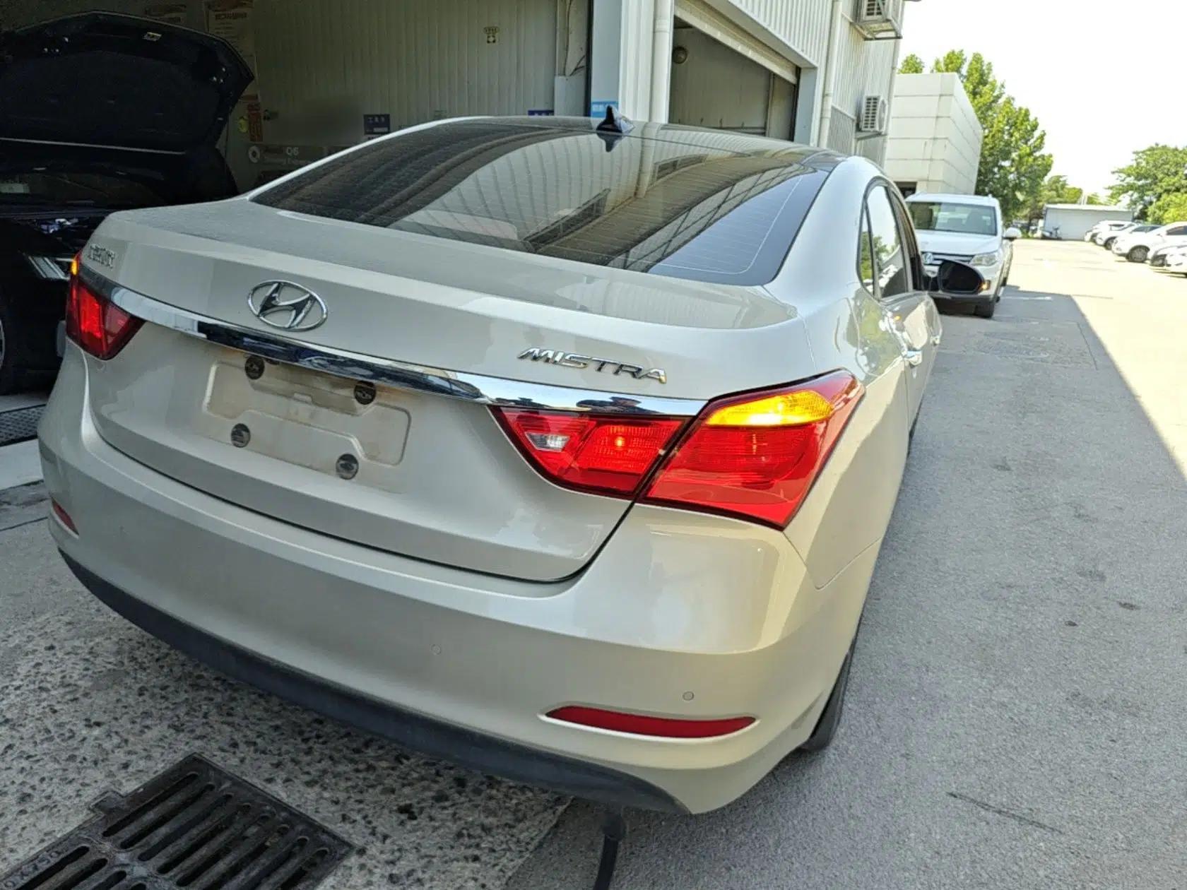Hyundai Mistra 2016 1.8L Automatic Smart GLS — миниатюра 6