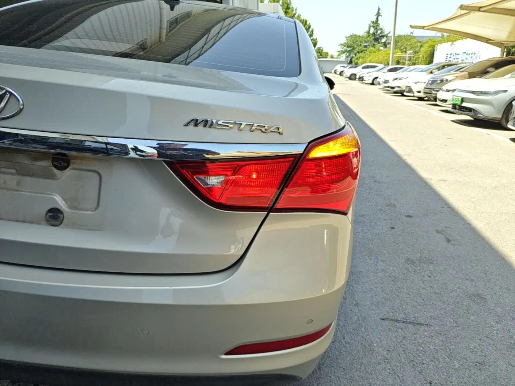 Hyundai Mistra 2016 1.8L Automatic Smart GLS — миниатюра 9