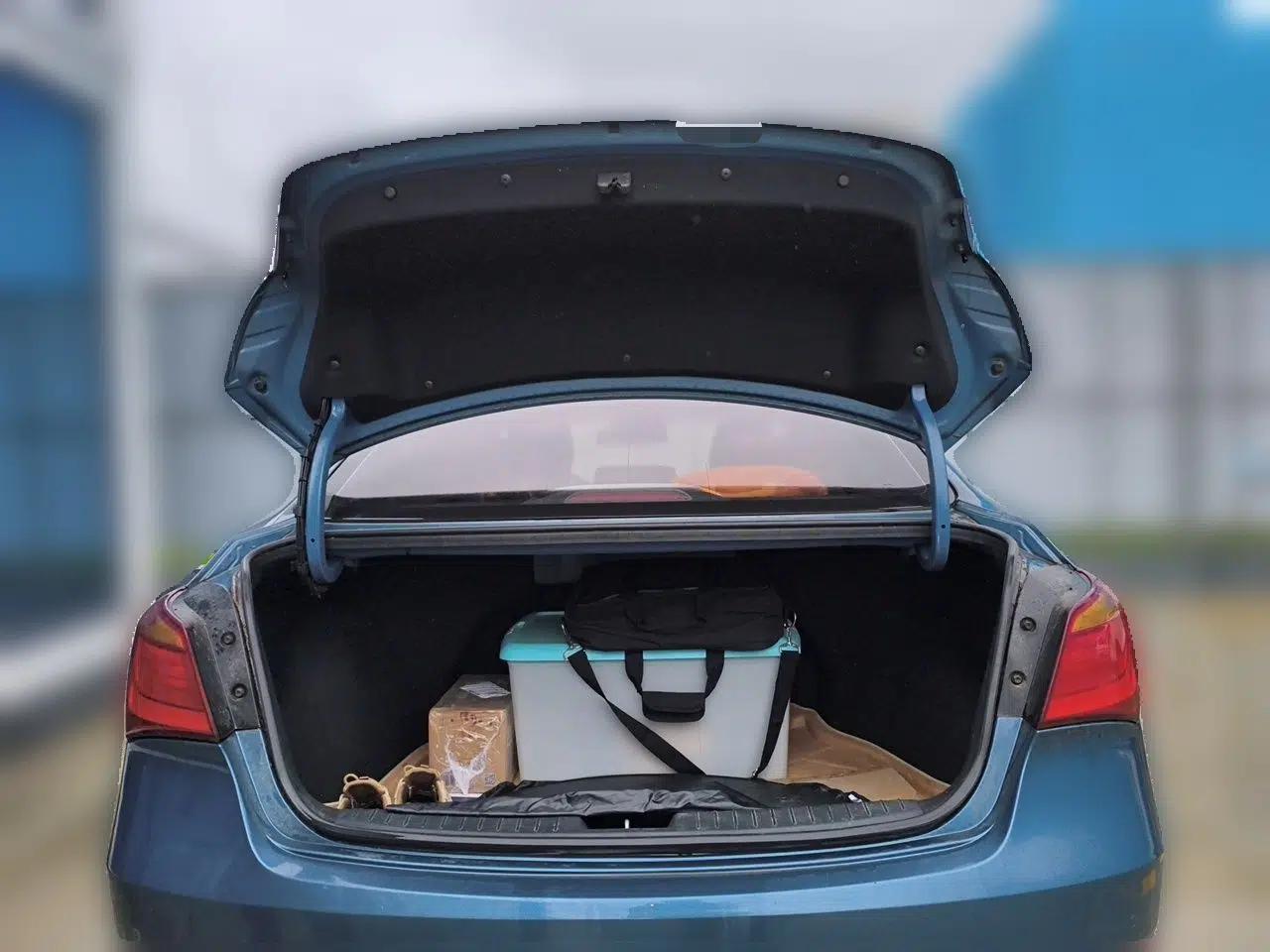 Hyundai Mistra 2014 1.8L Automatic Smart GLS — миниатюра 19