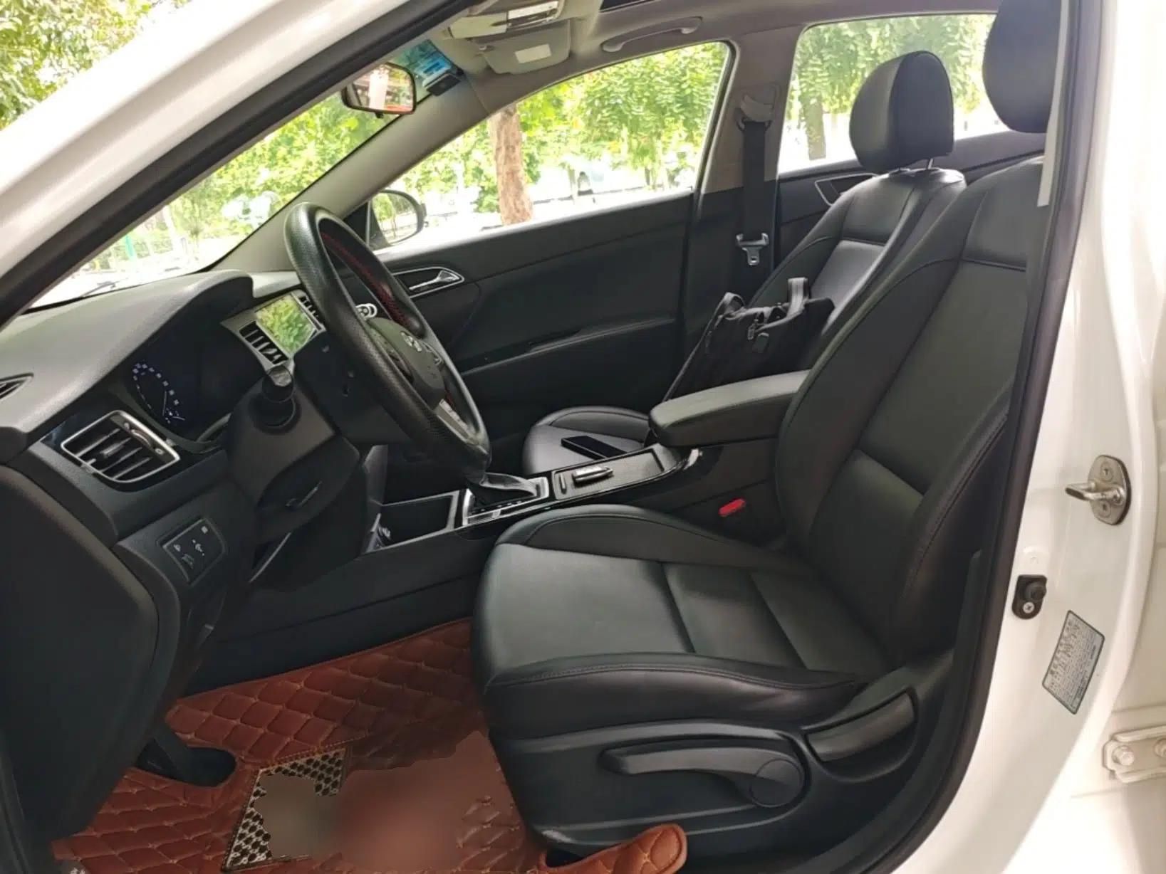 Hyundai Mistra 2014 1.8L Automatic Smart GLS — миниатюра 17