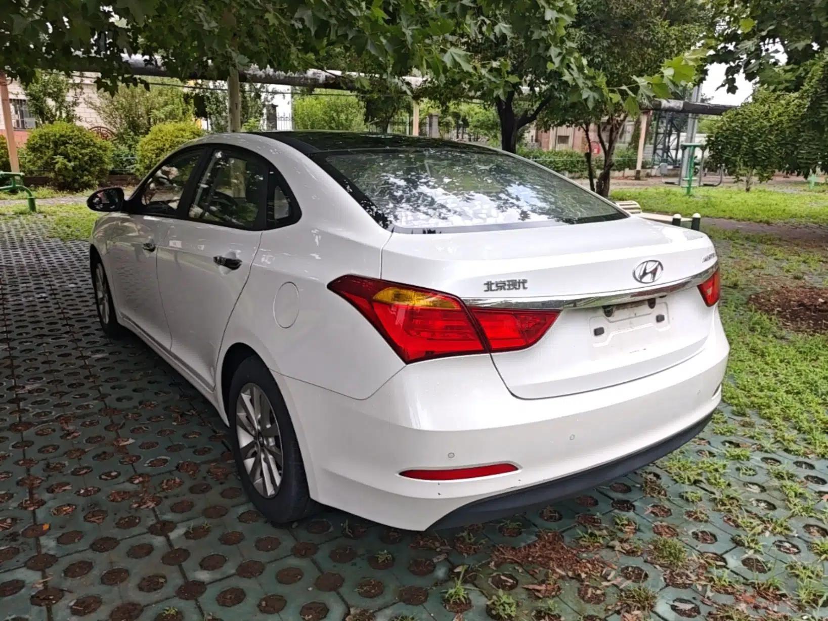 Hyundai Mistra 2014 1.8L Automatic Smart GLS — миниатюра 4