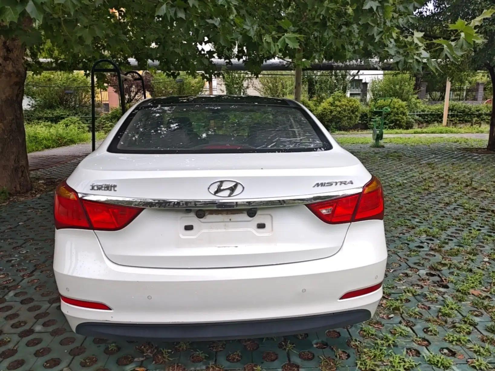 Hyundai Mistra 2014 1.8L Automatic Smart GLS — миниатюра 5