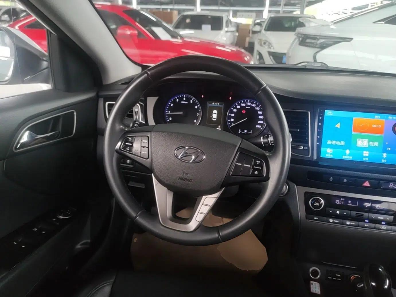 Hyundai Mistra 2014 1.8L Automatic Deluxe DLX Model — миниатюра 18