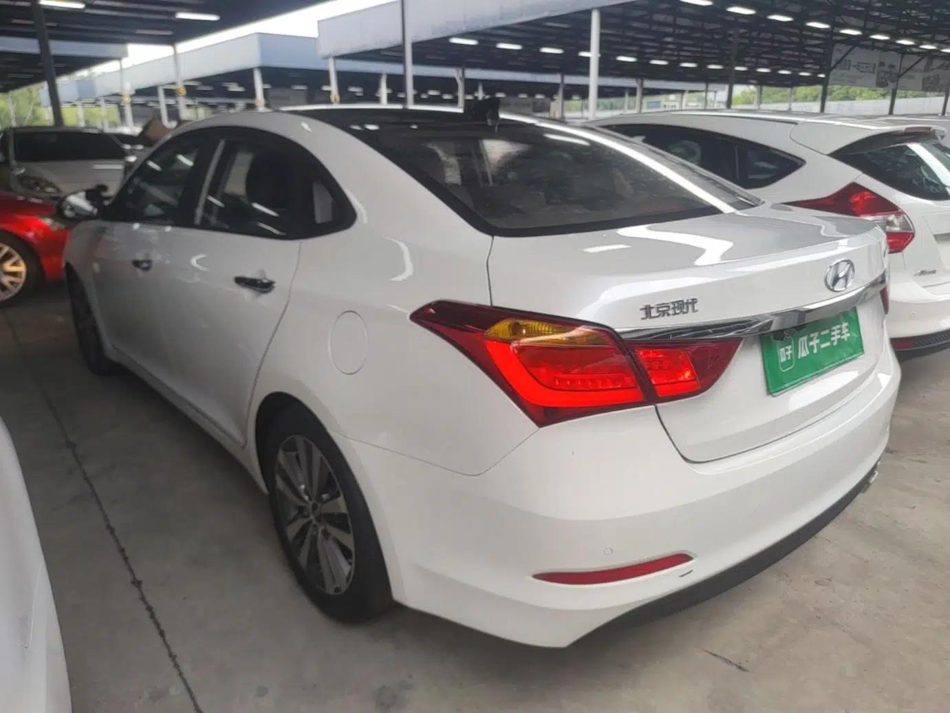Hyundai Mistra 2014 1.8L Automatic Deluxe DLX Model — миниатюра 4