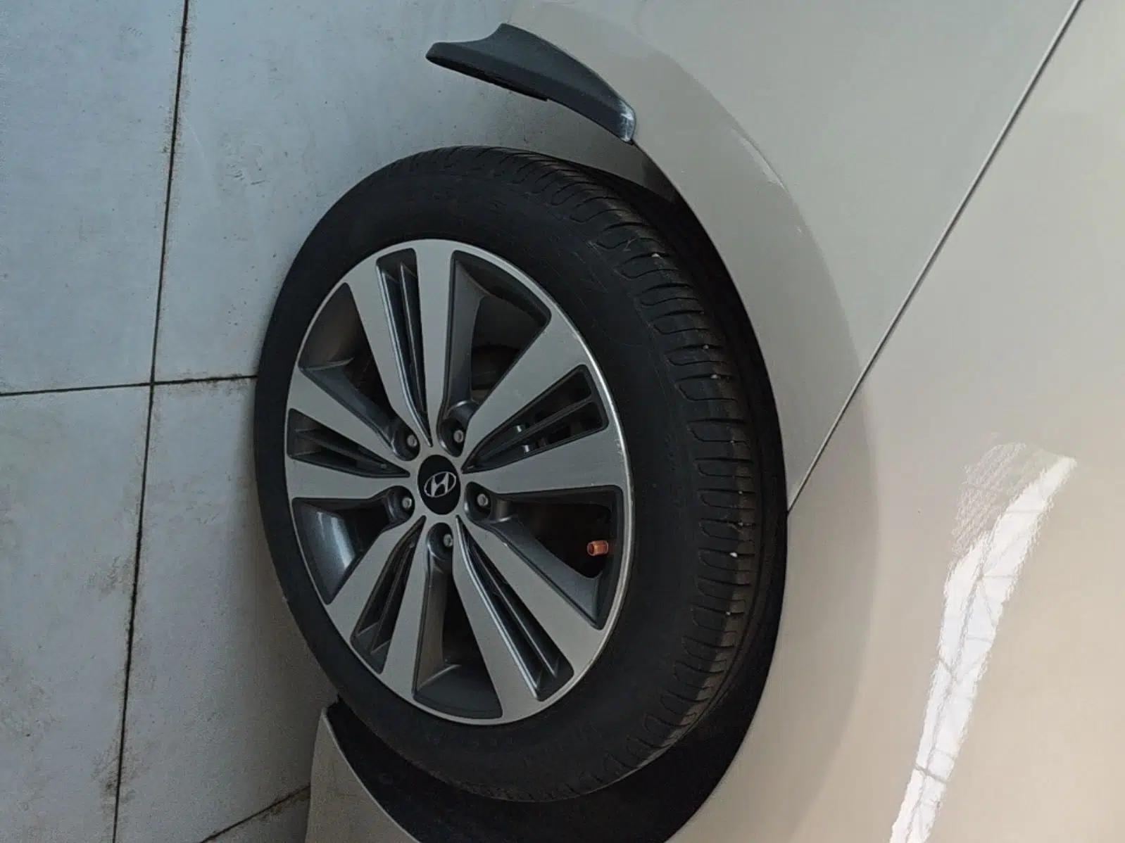Hyundai Mistra 2016 1.8L Automatic Smart GLS — миниатюра 11