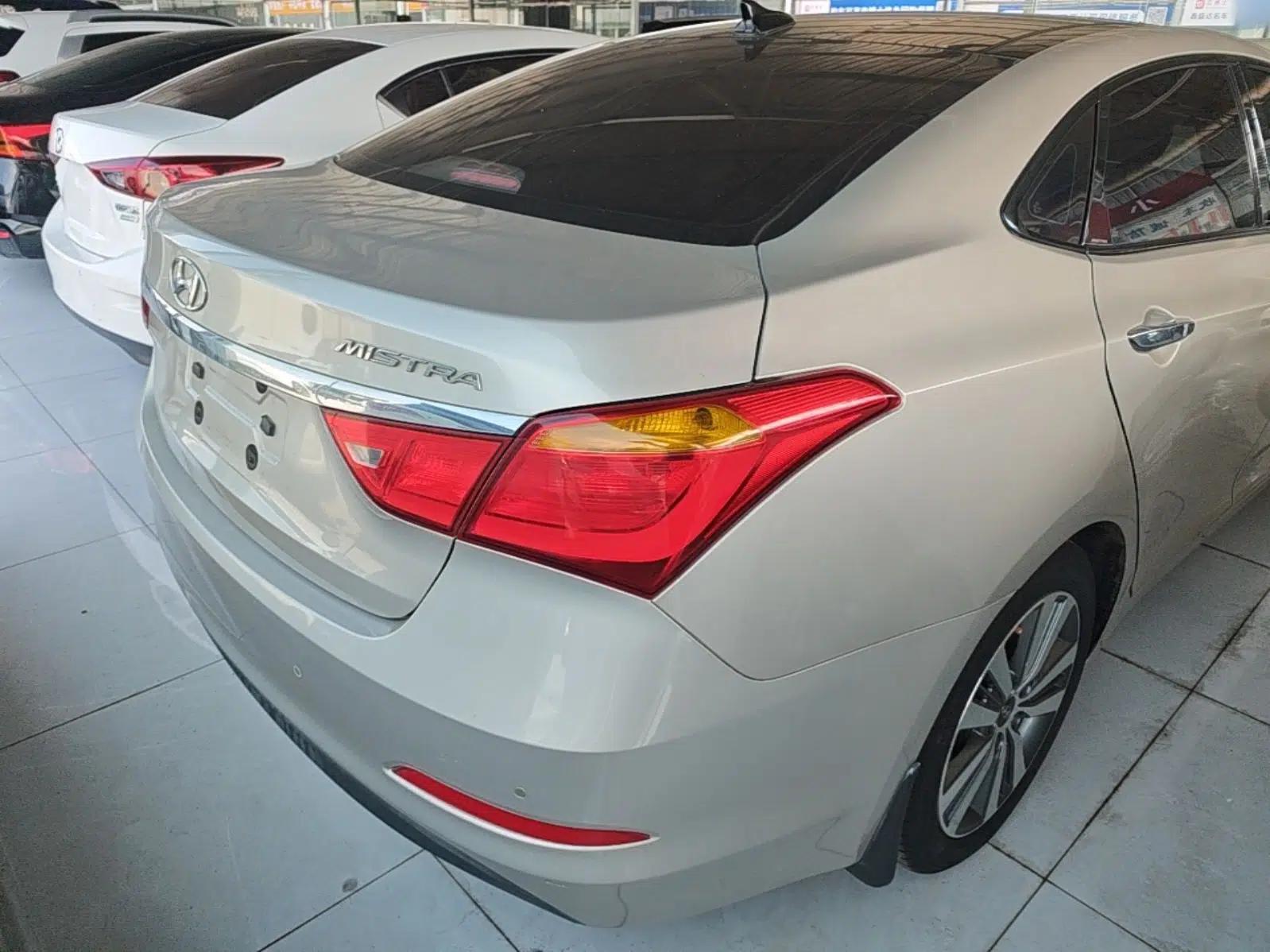 Hyundai Mistra 2016 1.8L Automatic Smart GLS — миниатюра 5