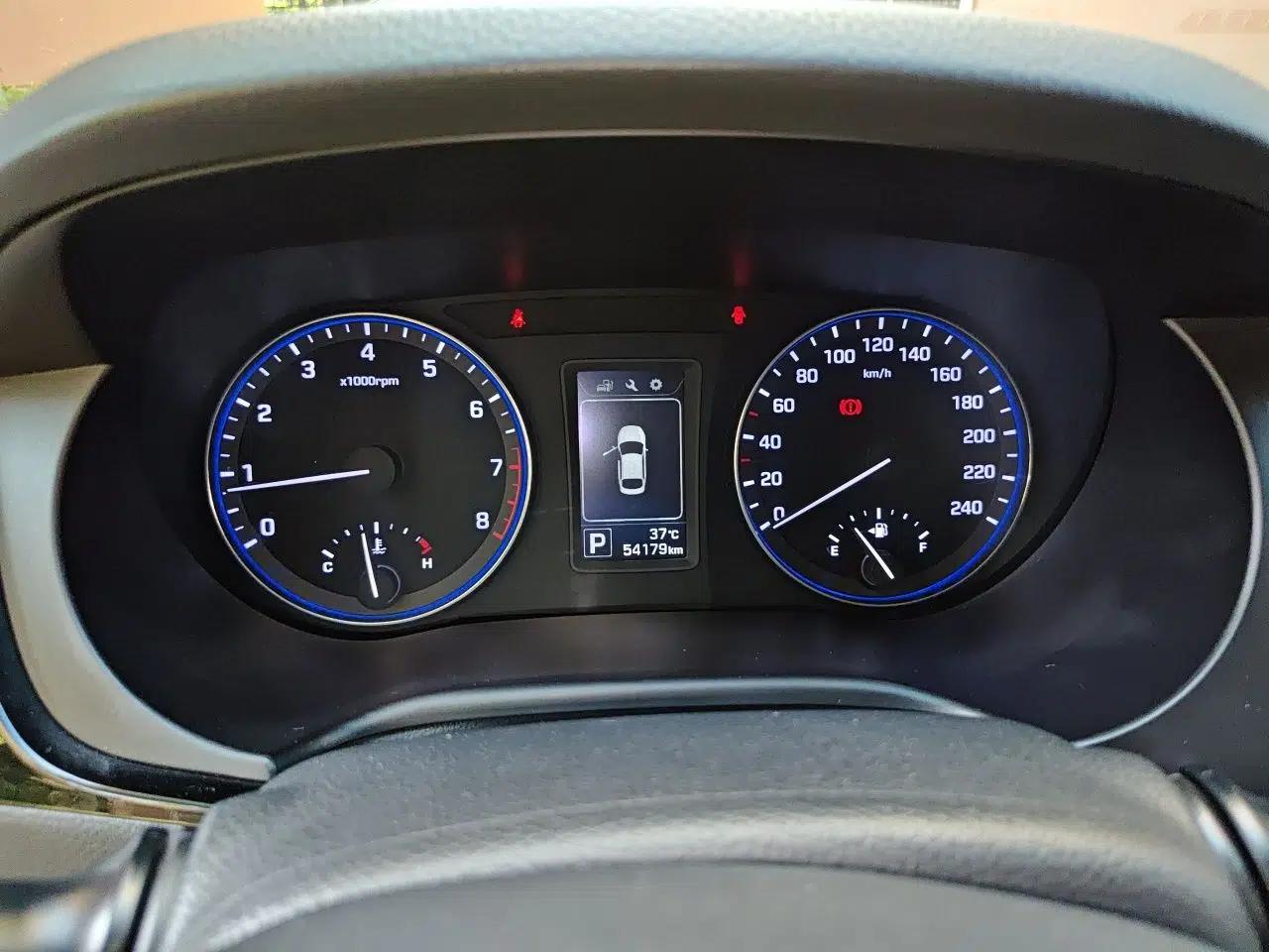 Hyundai Mistra 2014 1.8L Automatic Smart GLS — миниатюра 11