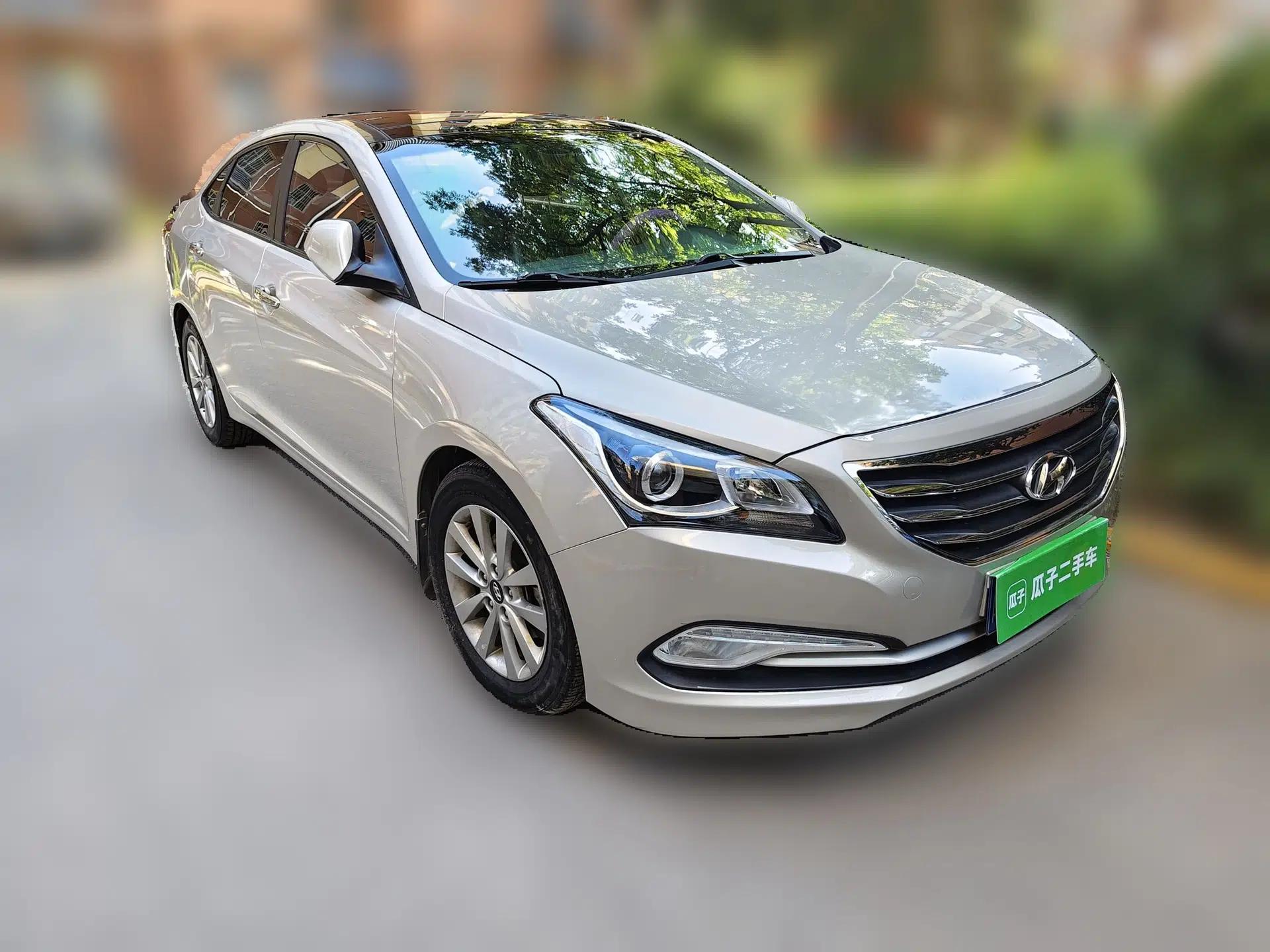 Hyundai Mistra 2014 1.8L Automatic Smart GLS — миниатюра 3