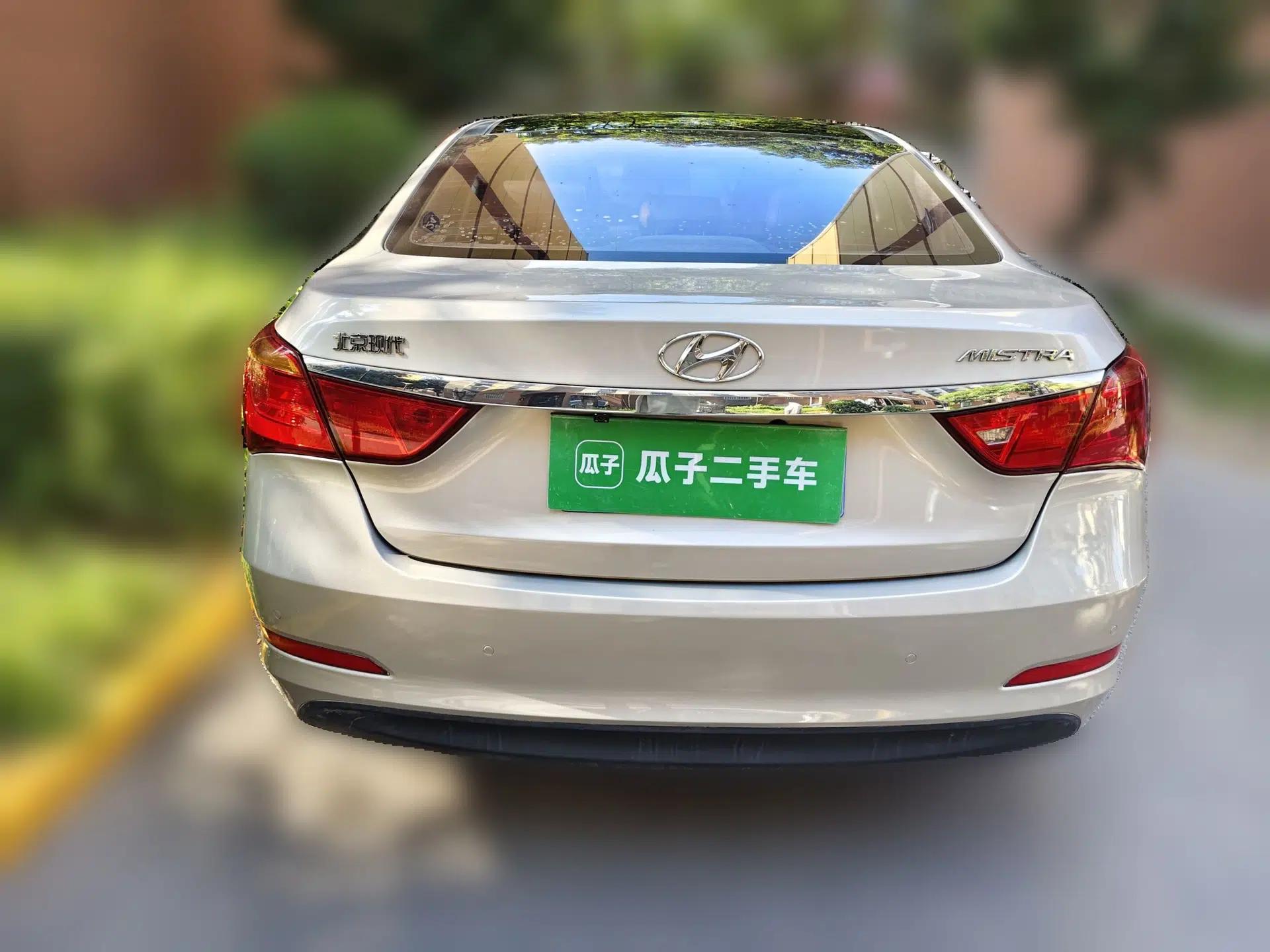 Hyundai Mistra 2014 1.8L Automatic Smart GLS — миниатюра 5