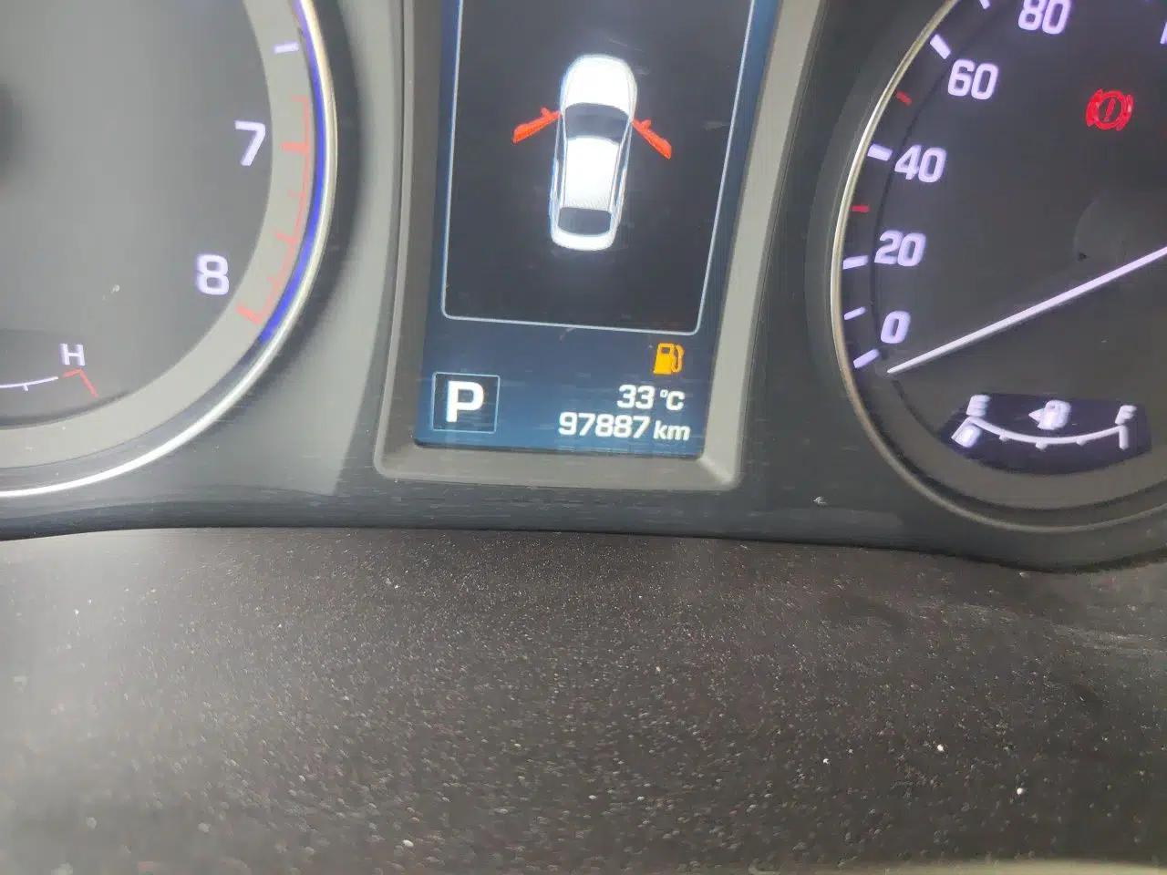 Hyundai Mistra 2014 1.8L Automatic Deluxe DLX Model — миниатюра 12