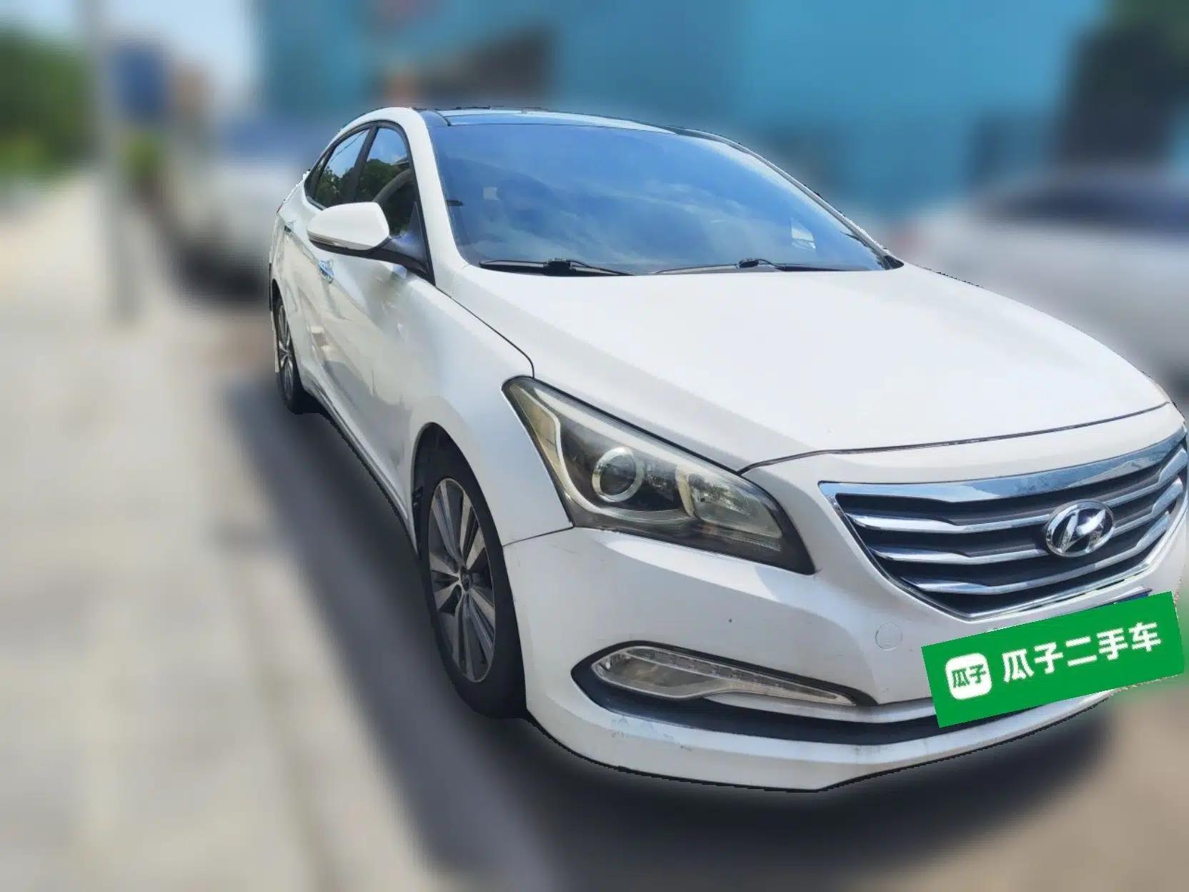 Hyundai Mistra 2014 1.8L Automatic Deluxe DLX Model — миниатюра 3