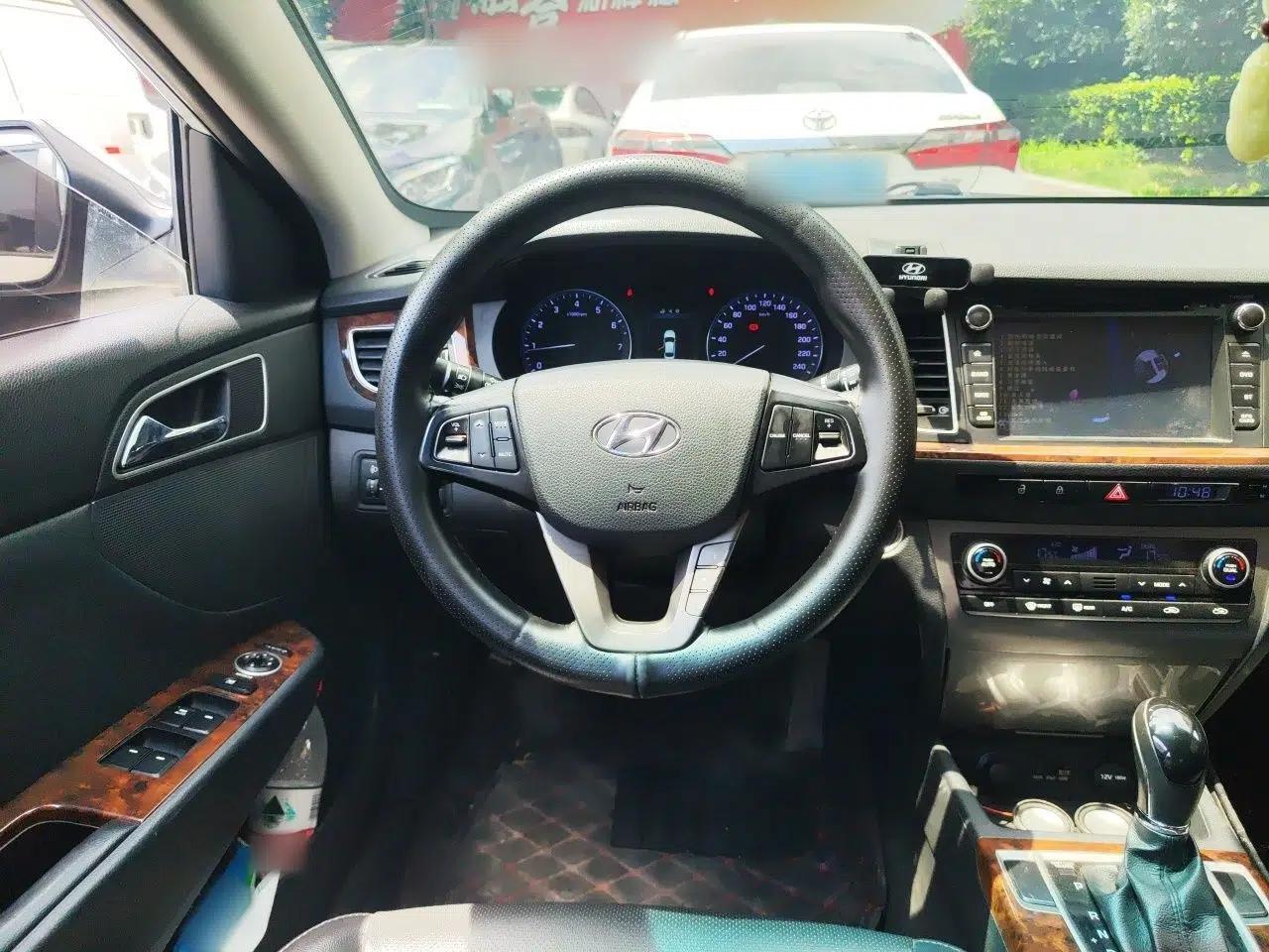 Hyundai Mistra 2014 1.8L Automatic Deluxe DLX Model — миниатюра 10